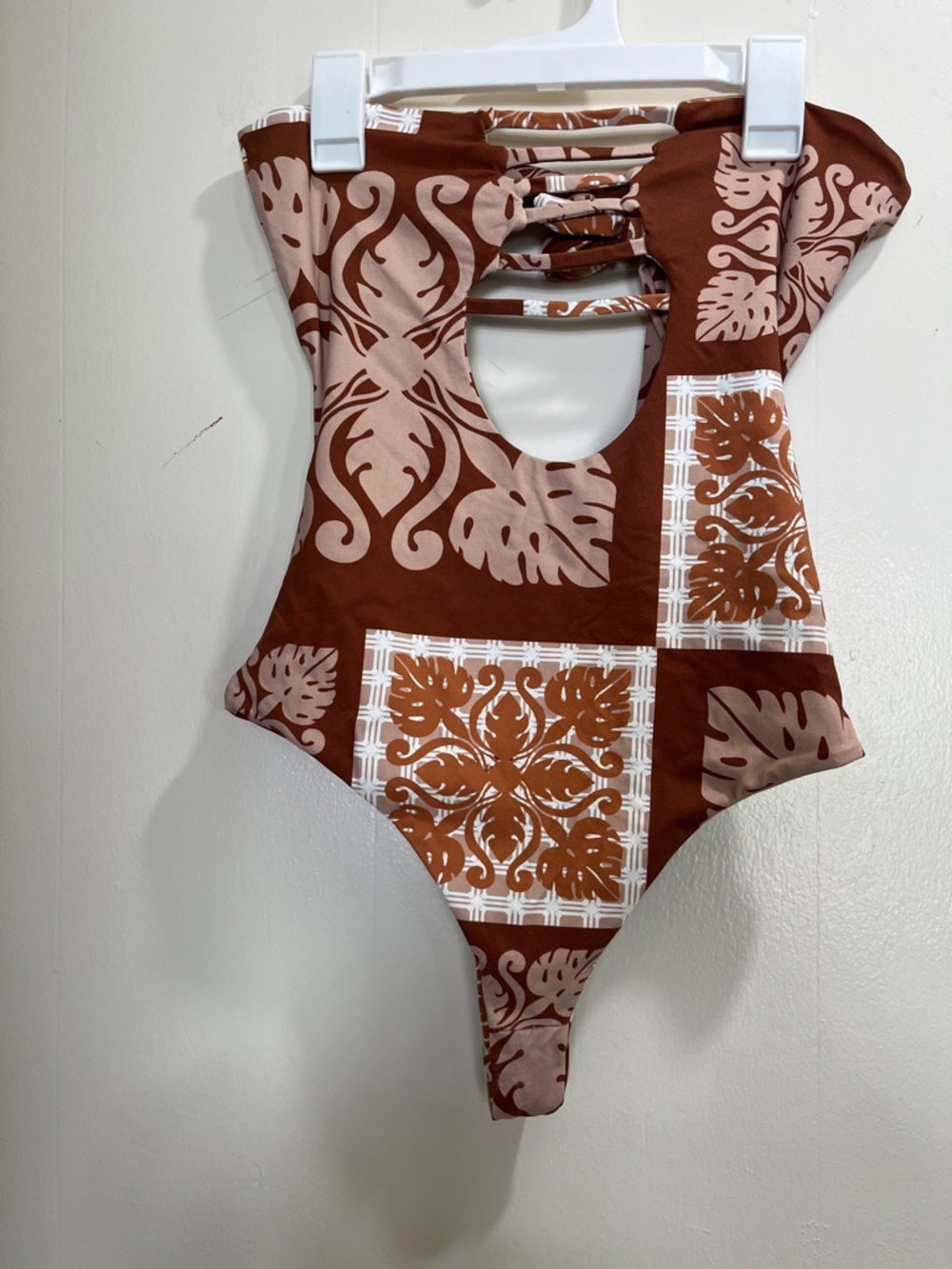 2BDESIRED Women’s XS One Pc Swimwear NWOT